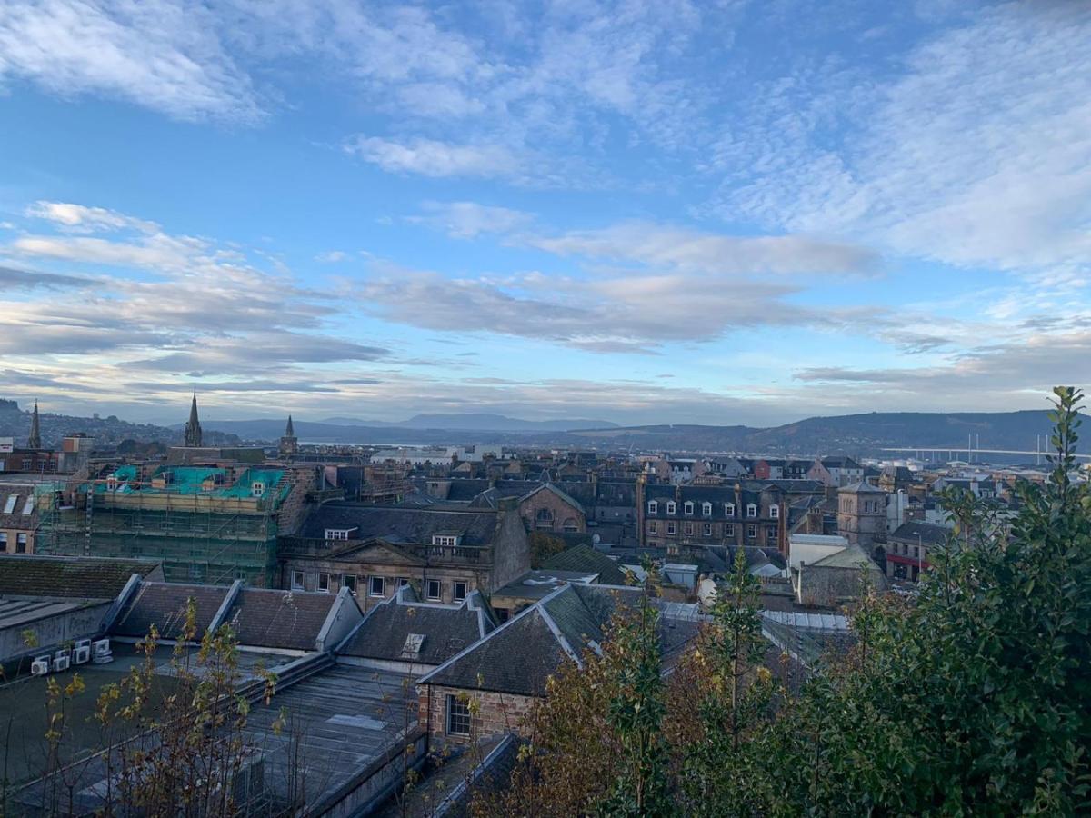 Hill House - Mews Town House, In A Quiet Private Close, In The City Centre Of Inverness. المظهر الخارجي الصورة